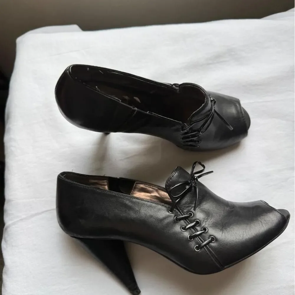 Vintage Y2K Black Lace-Up Oxford Heels Office Siren Dark Academia Booties 7.5